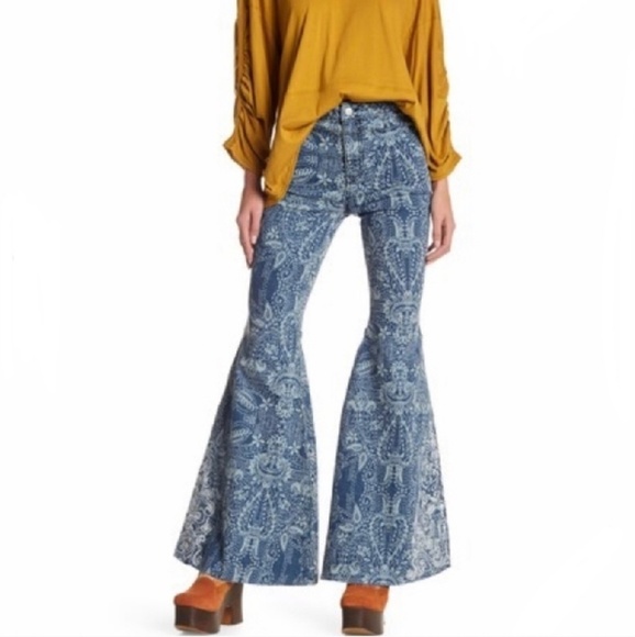 SOLD l High Waist Printed Bellbottom Jeans - Picture 5 of 5